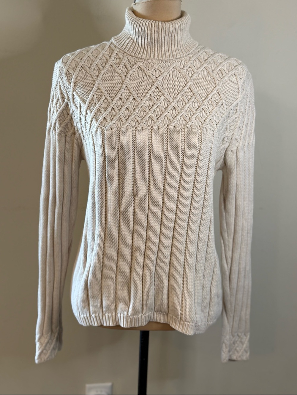 Wainscott preppy classic cream chunky turtleneck sweater SZ M